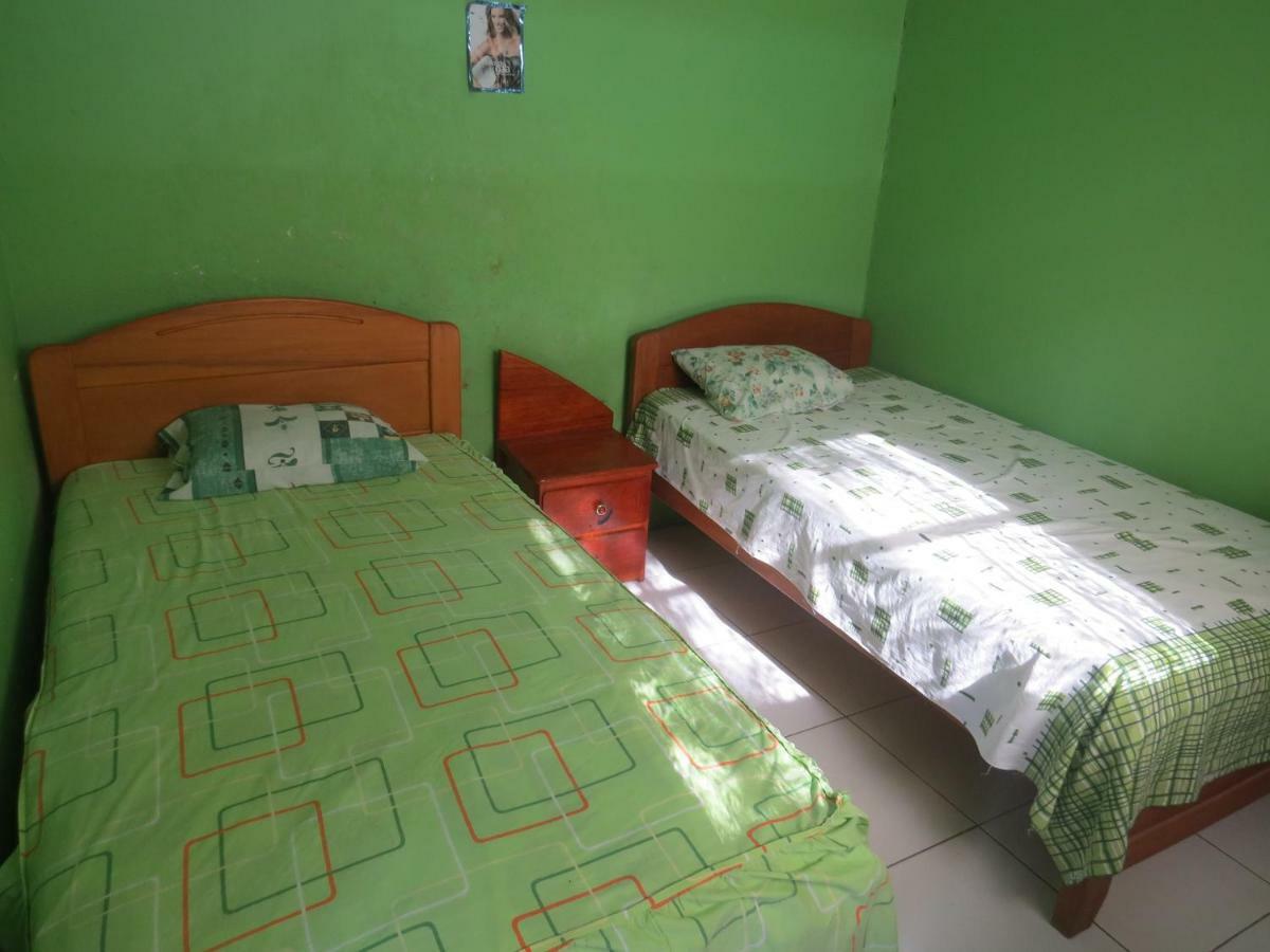 Tambopata Hostel Bambu Puerto Maldonado Bagian luar foto