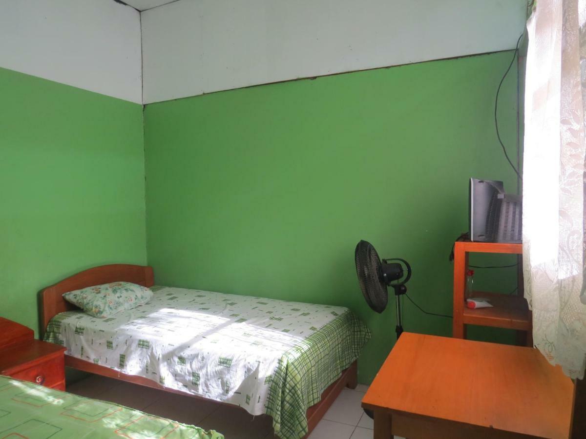 Tambopata Hostel Bambu Puerto Maldonado Bagian luar foto