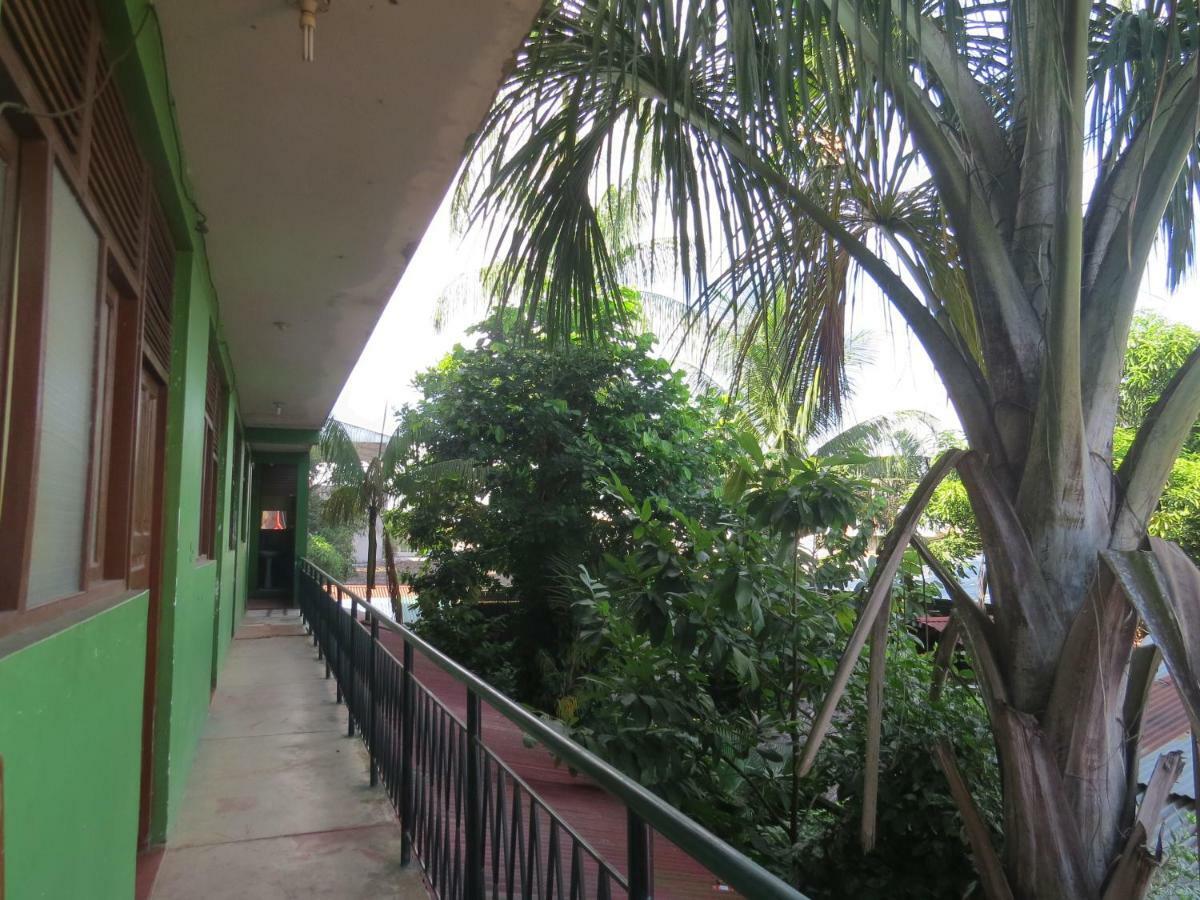 Tambopata Hostel Bambu Puerto Maldonado Bagian luar foto
