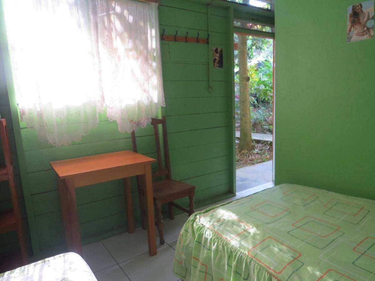 Tambopata Hostel Bambu Puerto Maldonado Bagian luar foto