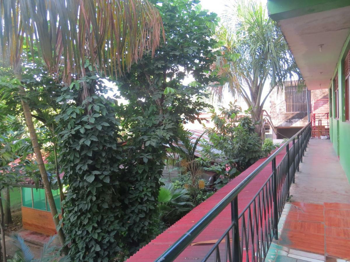 Tambopata Hostel Bambu Puerto Maldonado Bagian luar foto