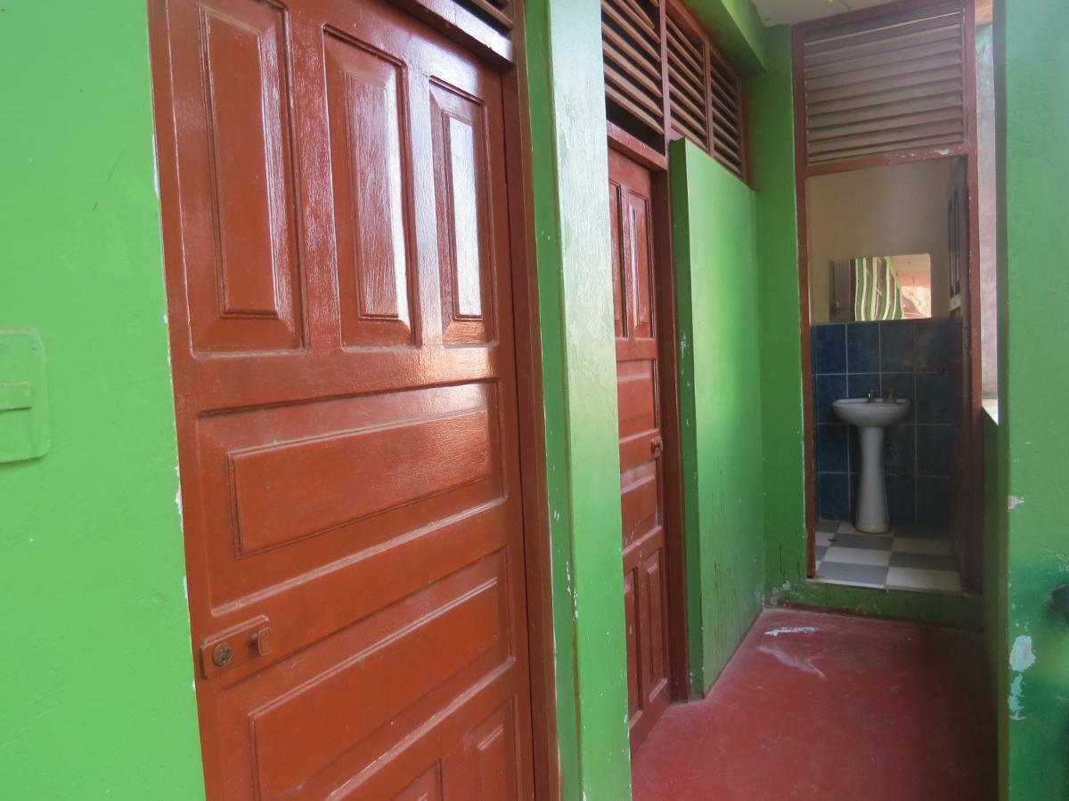 Tambopata Hostel Bambu Puerto Maldonado Bagian luar foto