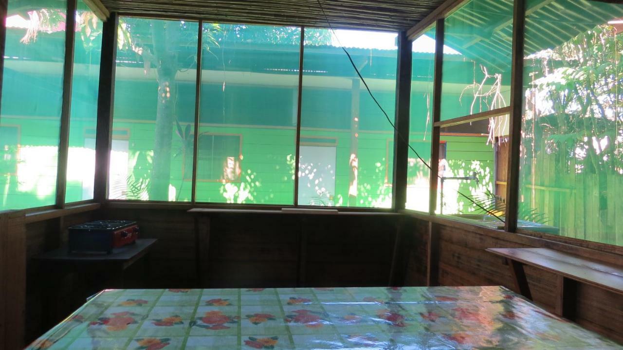 Tambopata Hostel Bambu Puerto Maldonado Bagian luar foto