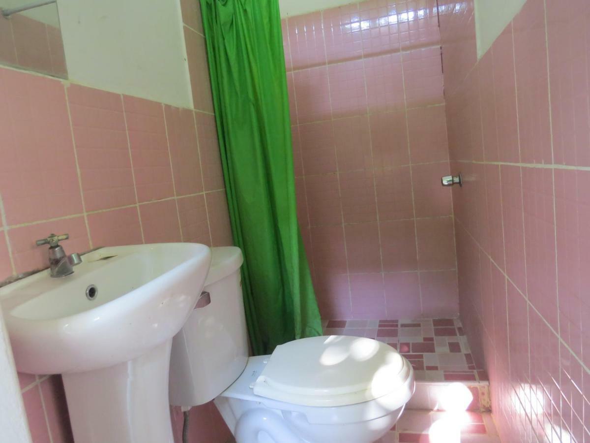 Tambopata Hostel Bambu Puerto Maldonado Bagian luar foto
