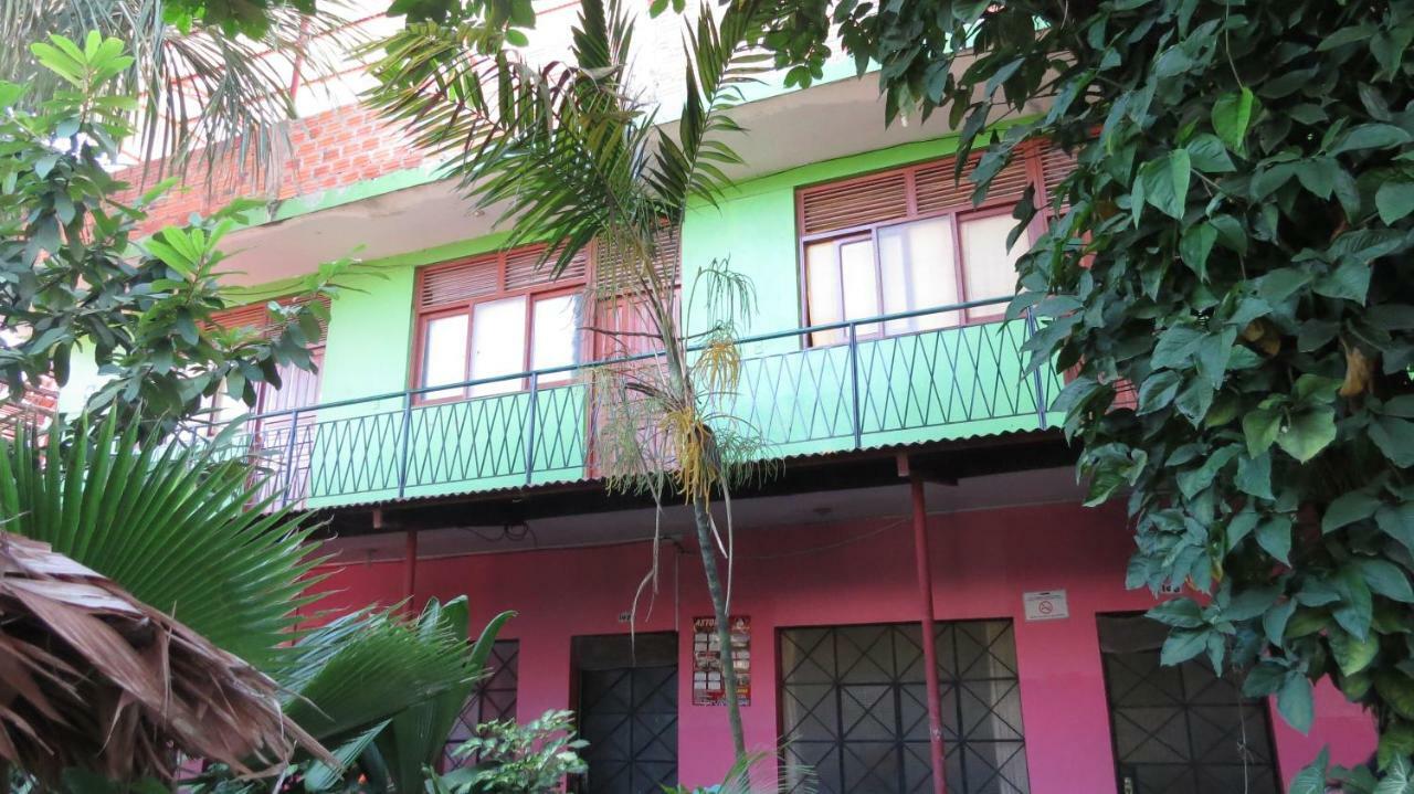 Tambopata Hostel Bambu Puerto Maldonado Bagian luar foto