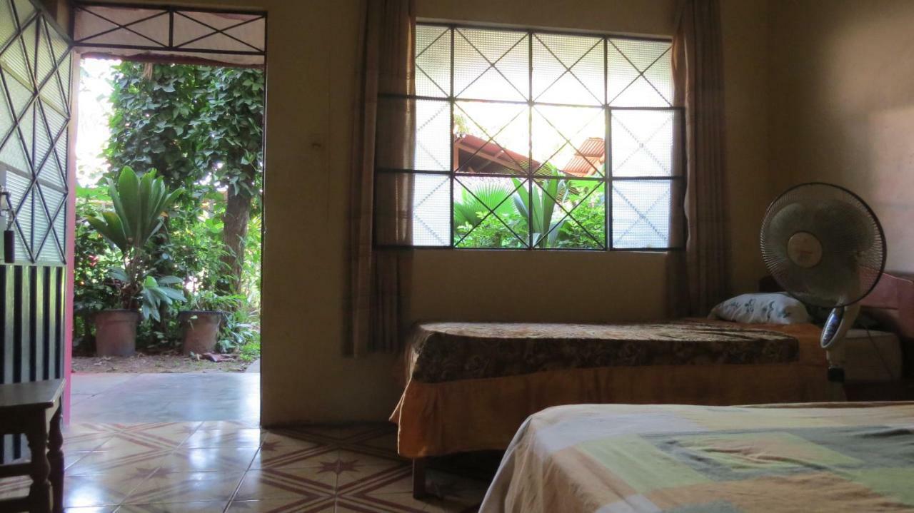 Tambopata Hostel Bambu Puerto Maldonado Bagian luar foto